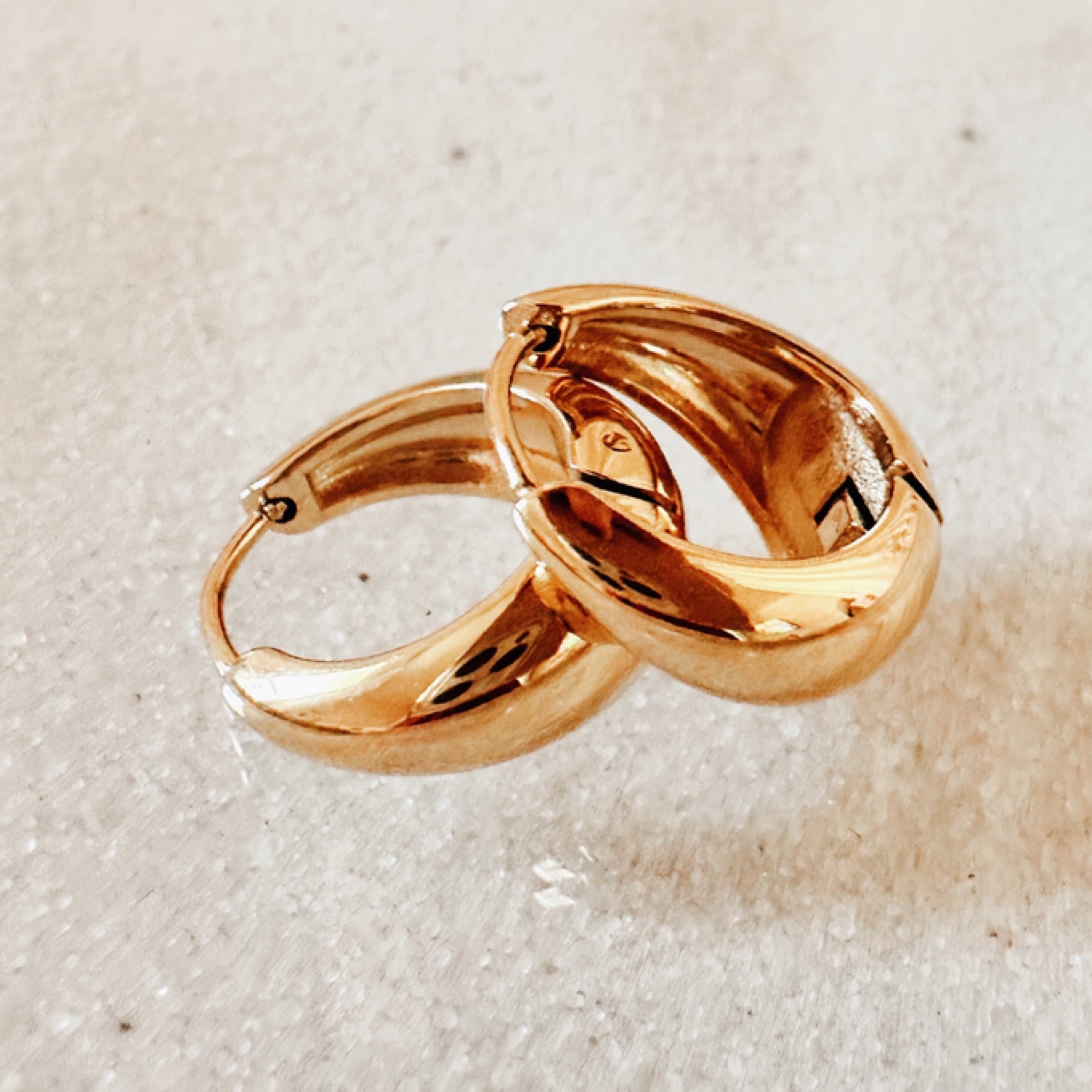 Oval Taper Hoop Earrings