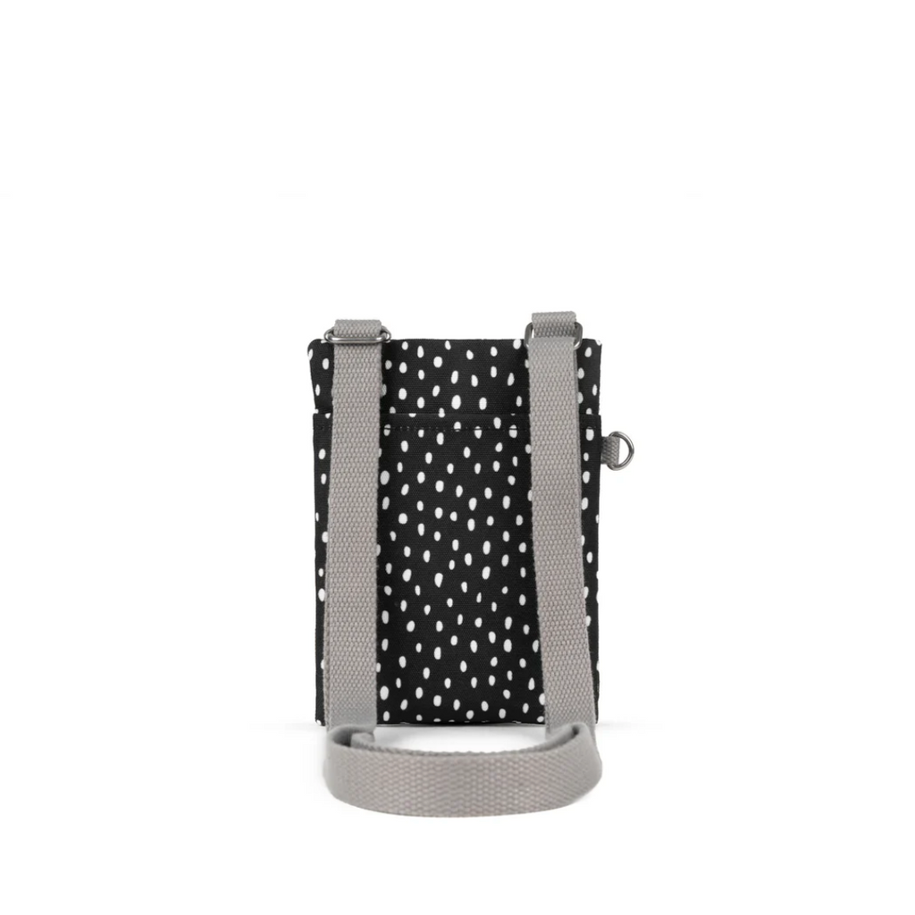 Give your phone, card and essentials their very own stylish way to be carried whilst you are on the move. Our brand-new Chelsea collection is the perfect lightweight, urban accessory for you to travel light and always be on the move.