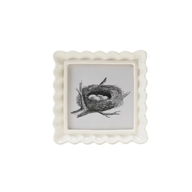 Display your memories with a twist in our Resin Wavy Photo Frame! Its unique design adds a playful touch to any space. Available in 4 fun colors, this frame is sure to make your photos pop! Perfect for those who love to add a little quirk to their decor. 5-1/4" White