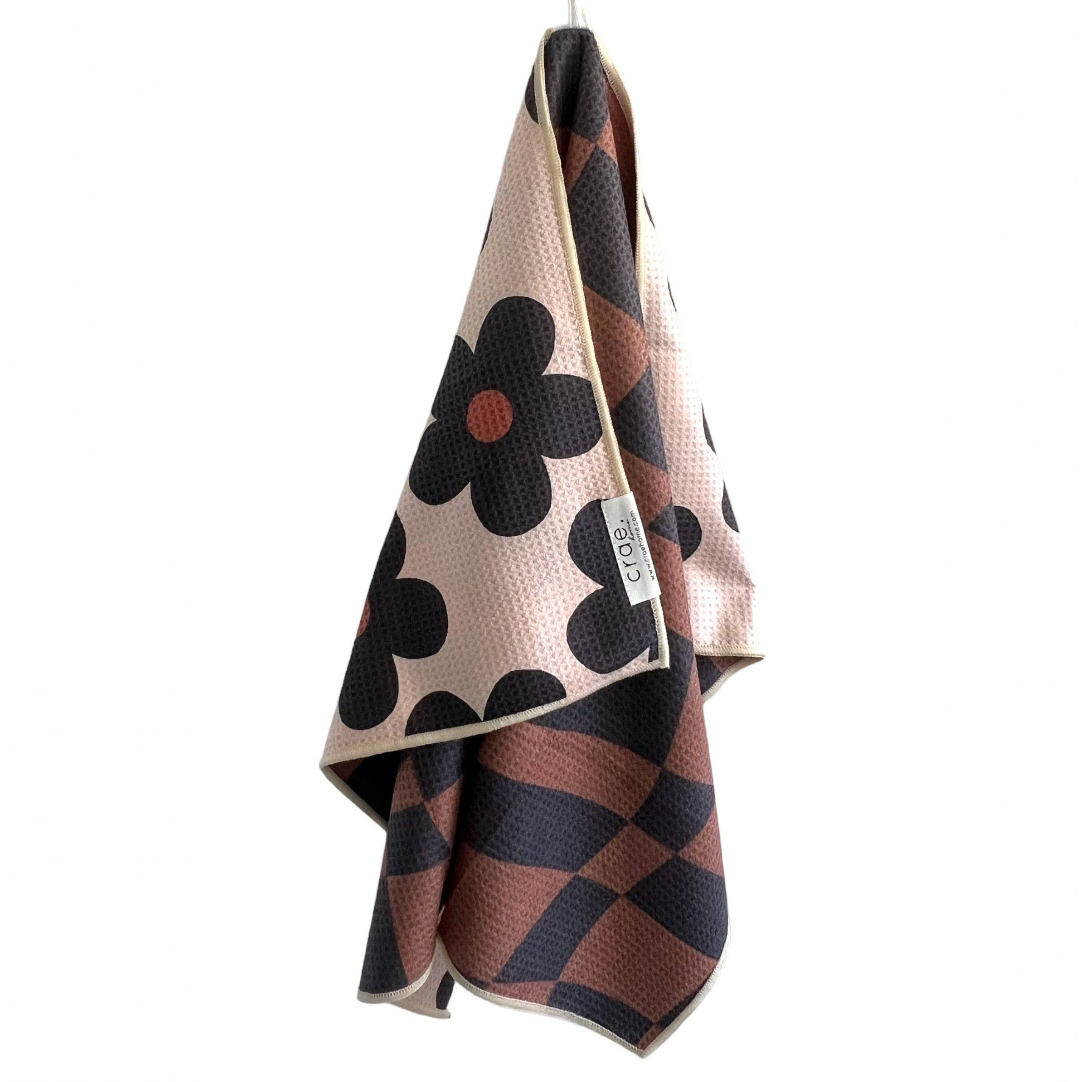 Bobbie Reversible Hand Towel