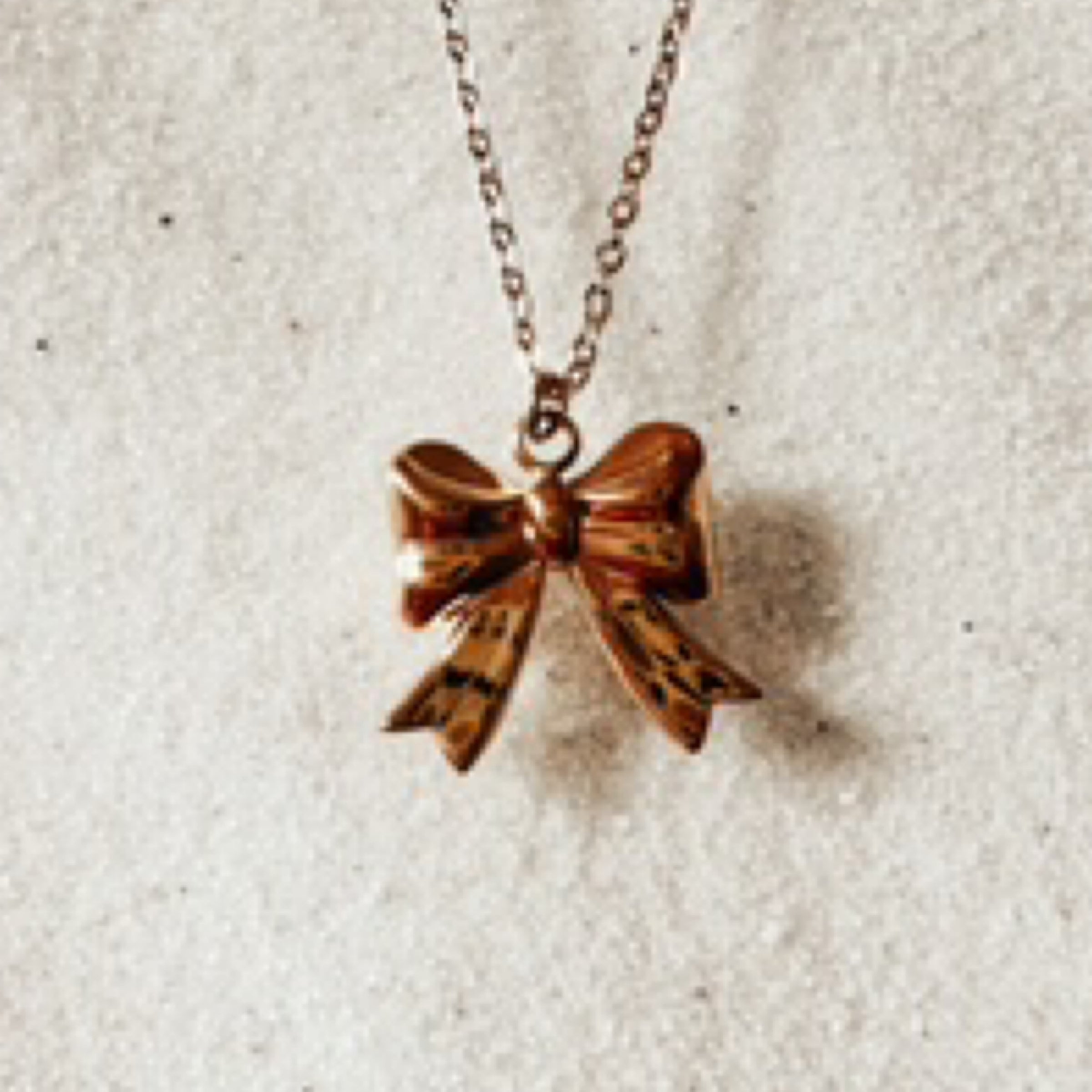 Bow Proper Necklace