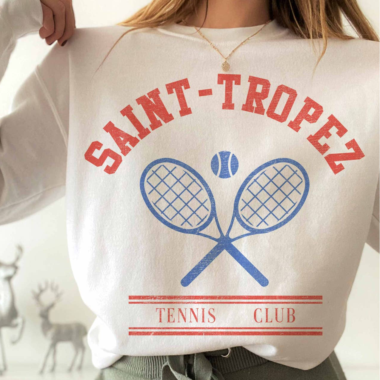 Classic fit made from thick and luxurious heavy weight cotton and poly crew neck sweatshirt 