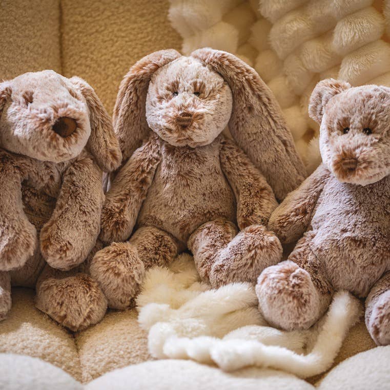 Introducing our Luxey Loves Collection, crafted from luxurious soft frosted fabric for ultimate luxury! Our Luxey Loves are made with super soft tip-dyed fabric. These cuddly companions are perfect for snuggles and playtime, bringing joy and comfort to baby.