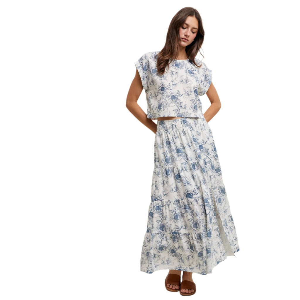 Get ready to rock that laid-back look with this Floral Relaxed Skirt! With its fun and playful florals. Made with a relaxed fit, it's both comfortable and stylish. 