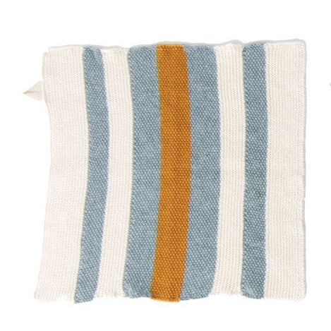 This cotton knit dish cloth combines practicality with a minimalist, earthy design. Each square cloth features a convenient loop for easy hanging and drying. Made from soft, absorbent cotton, they are gentle on dishes while effectively tackling everyday kitchen messes. Perfect for adding a natural touch to your kitchen essentials.