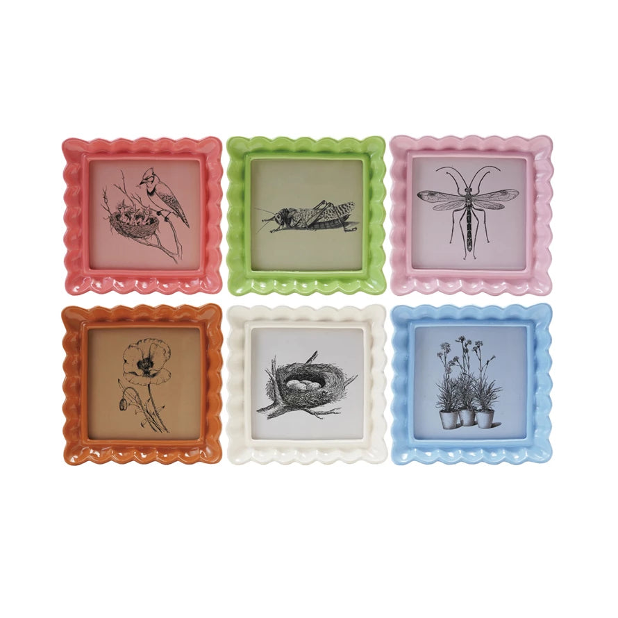 Display your memories with a twist in our Resin Wavy Photo Frame! Its unique design adds a playful touch to any space. Available in 4 fun colors, this frame is sure to make your photos pop! Perfect for those who love to add a little quirk to their decor. 5-1/4"