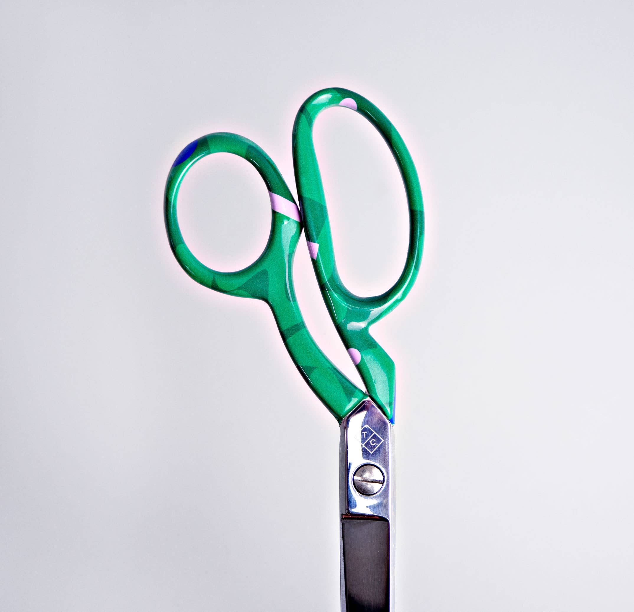 These stunning scissors are manufactured in a family-owned factory in Italy and are hand assembled and adjusted by craftsmen with over 25 years experience. They measure 8.27 inches long and are proper tailors scissors, so make a perfect gift for the fashion lover or crafty person in your life.