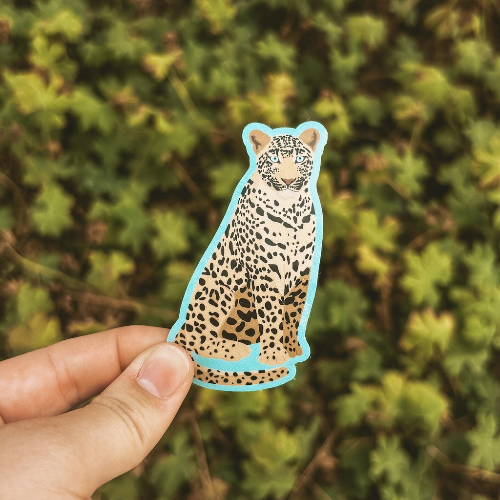 leopard sticker with baby blue outline
Width: 1.72 inches
Height: 3 inches