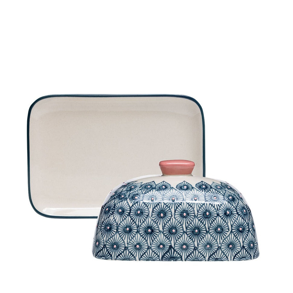 Keep your butter fresh and spreadable with our stylish butter dish. No more hard, unspreadable butter - our dish keeps it soft and ready to use. Perfect for a playful and quirky touch to your kitchen!