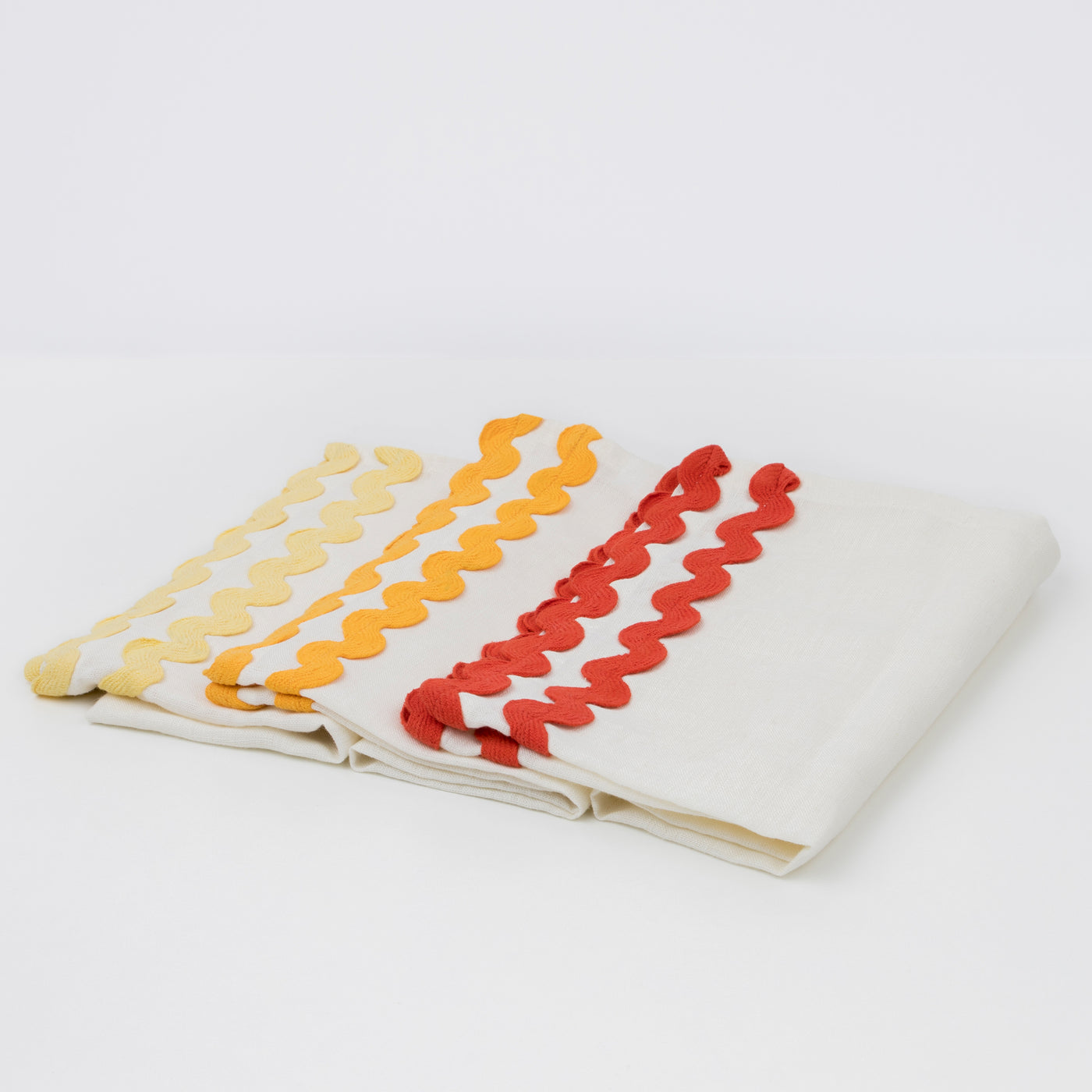 These premium large linen napkins are not only beautifully crafted, but add a stylish decorative touch to any party table. They feature on-trend ric rac for a colorful statement, and are ideal for birthday parties, garden parties, family celebrations and dinner parties. You can also use them as placemats if you so desire. They make a wonderful hostess gift too.