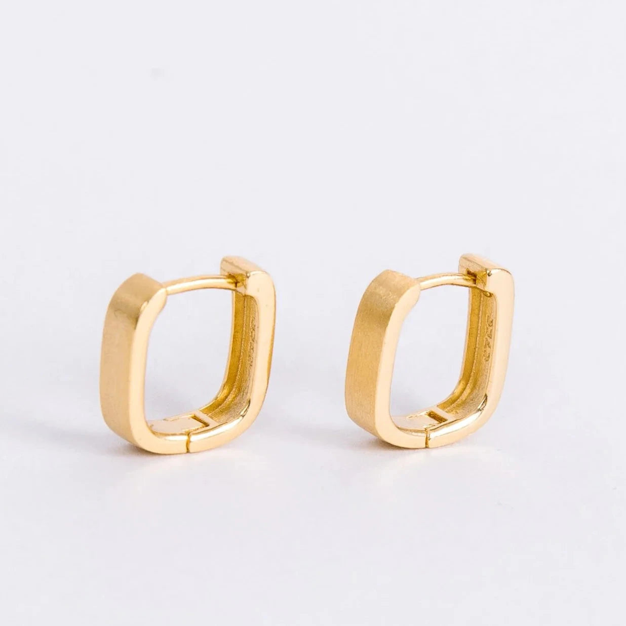 gold square matte huggies