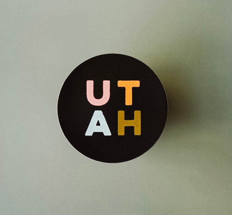 UTAH black round sticker