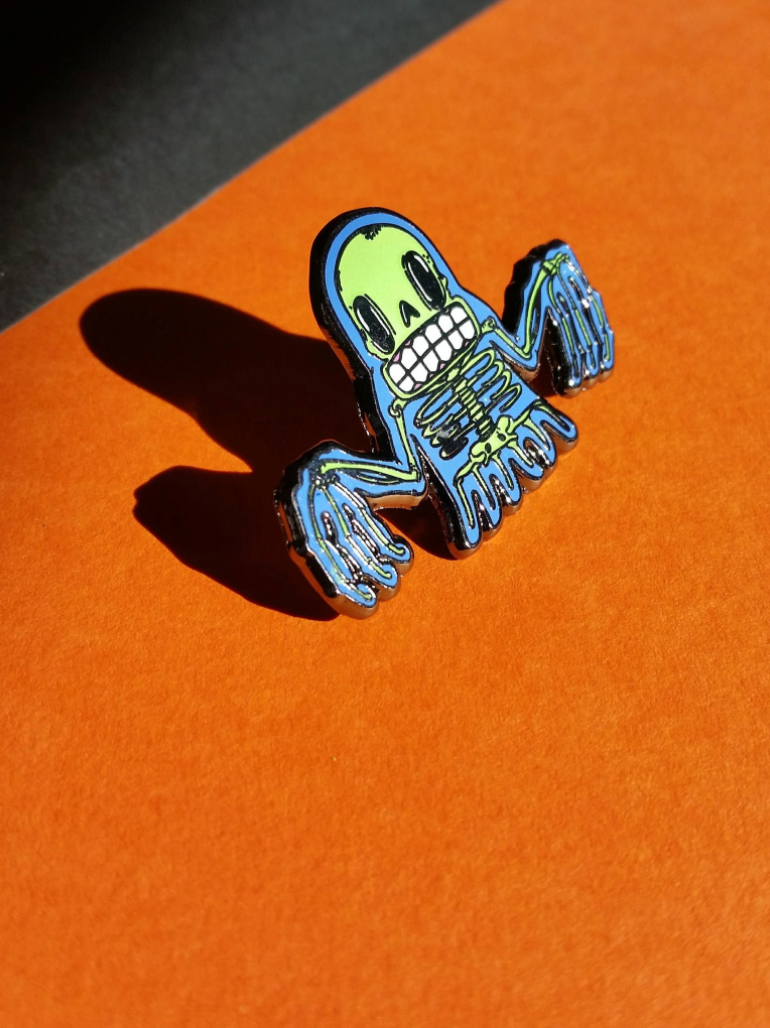 Skully Ghost Pin